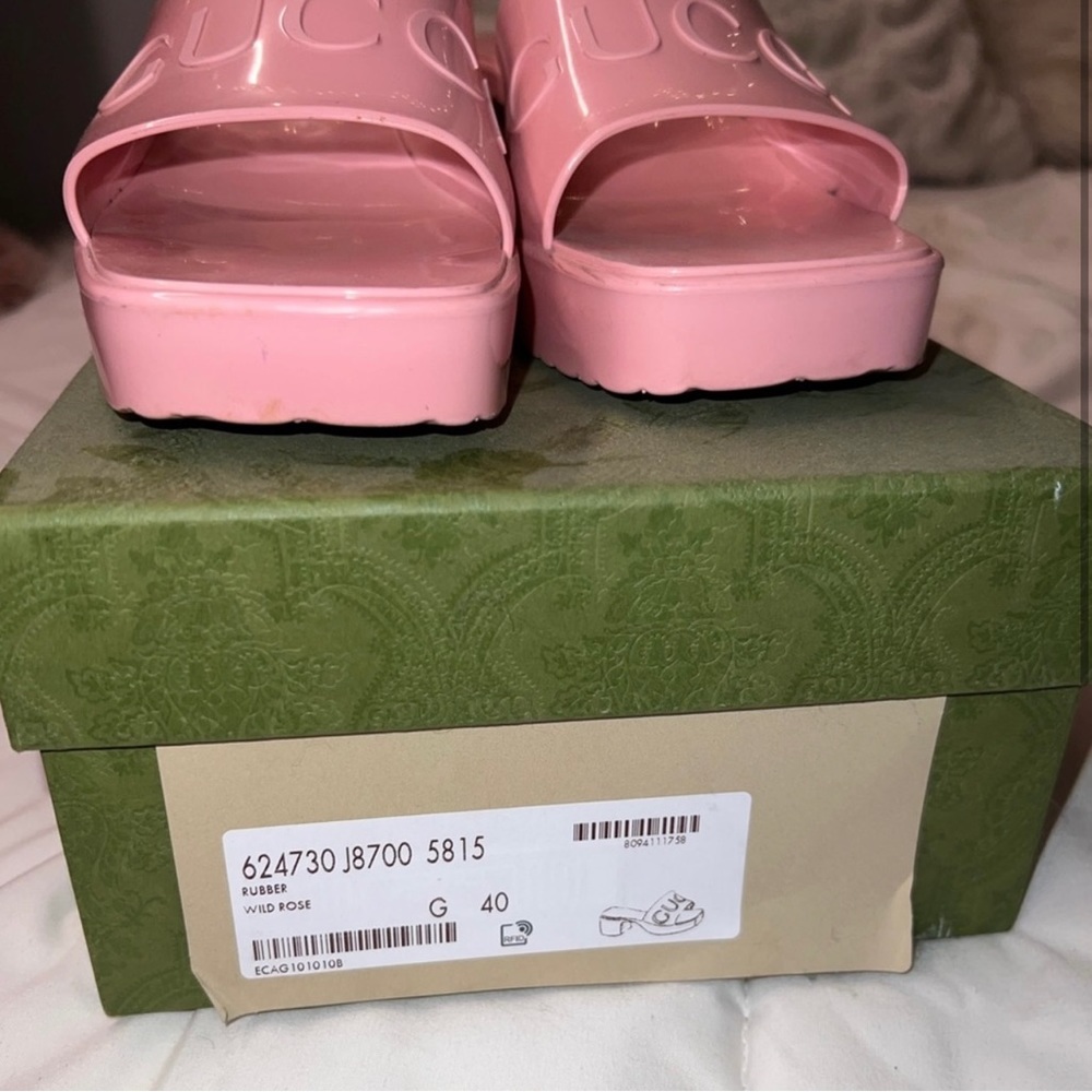 Authentic Gucci sandals - Picture 2 of 3